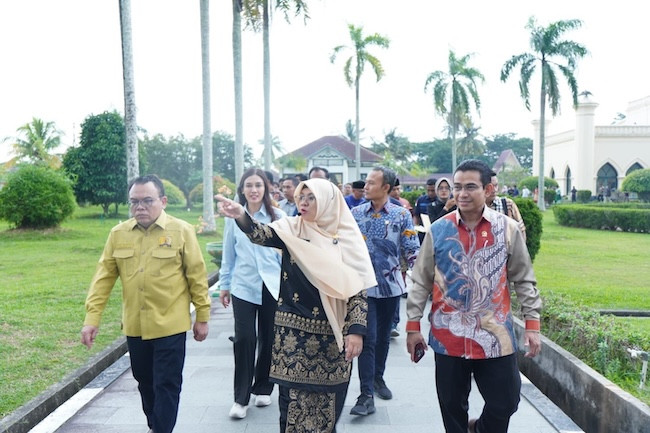 Hendry Munief Minta Pemugaran Istana Siak dan Penetapan KSPN Usai Tangsi Belanda Ambruk