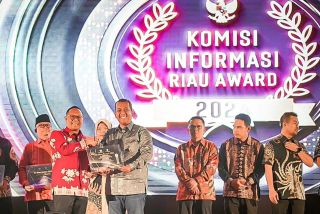 Kabupaten Kepulauan Meranti Raih Dua Penghargaan dalam Keterbukaan Informasi Publik di KI Riau Award 2024