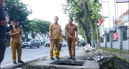 Walikota Pekanbaru Perintahkan Normalisasi Total Parit dan Drainase