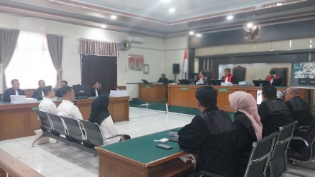 Mantan Pj Walikota Pekanbaru Risnandar Mahiwa Dituntut 6 Tahun Penjara