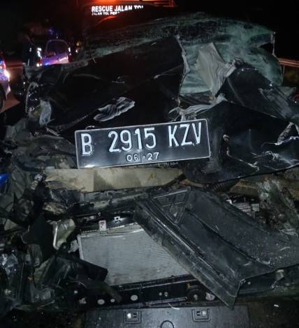 Kecelakaan di Jalan Tol Permai, Xpander Remuk, Ibu dan Anak Meninggal Dunia