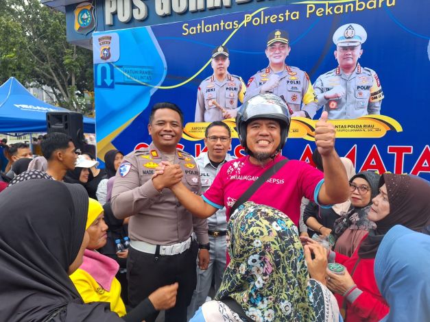 Satlantas Polresta Pekanbaru Gelar Senam Sehat dan Sosialisasi Keselamatan Berkendara Jelang Operasi Lancang Kuning 2025