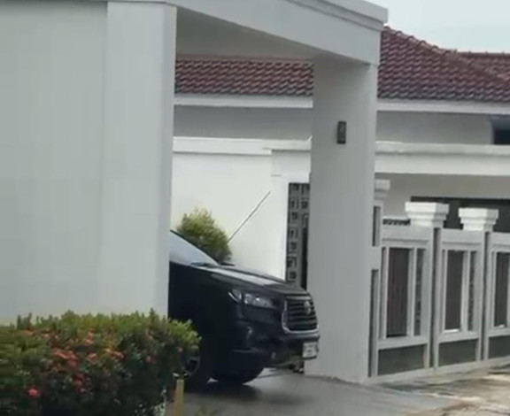 KPK Geledah Rumah Kadis PUPR-PKPP Riau dan Rumah Tenaga Ahli Gubri