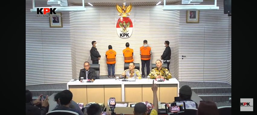 KPK Perpanjang Penahanan Mantan Pj Wali Kota Pekanbaru dan Dua Tersangka Korupsi
