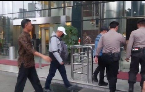 Pj Walikota Pekanbaru Risnandar Mahiwa Tiba di KPK, KPK Amankan Uang Lebih dari Rp1 Miliar dalam OTT