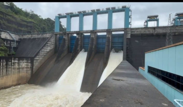 Buka 2 Pintu Waduk, Plt Gubri dan Forkopimda Riau Pantau Kondisi PLTA Koto Panjang
