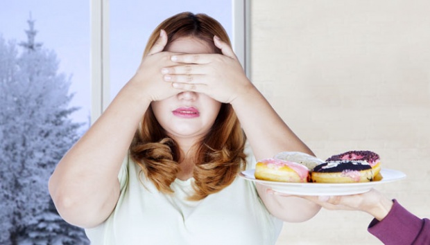 Kebiasaan Ngemil saat Bad Mood Bisa Gagalkan Diet Menurunkan Berat Badan