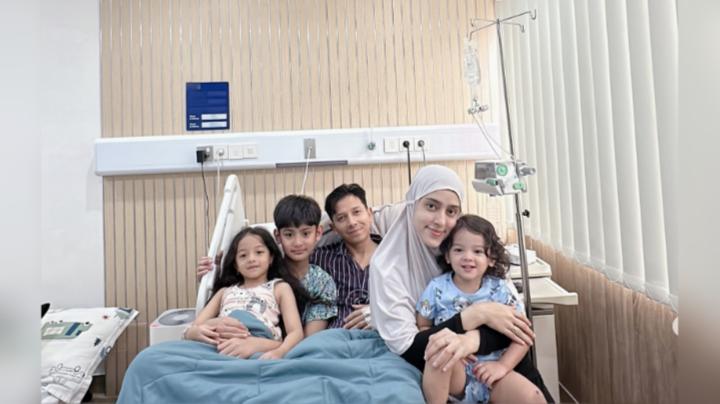 Dukungan Fairuz A Rafiq dan Anak-anak untuk Sonny Septian yang Sakit