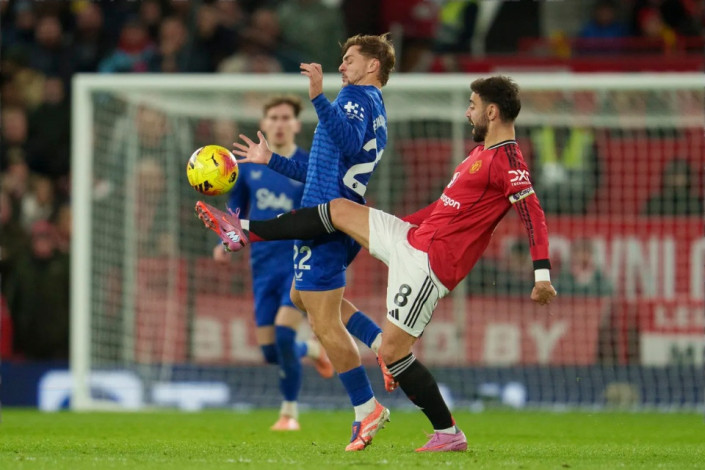 Sepuluh Pemain Everton Permalukan Man United di Old Trafford