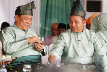 Diisukan Retak, Gubri Abdul Wahid dan Wagubri SF Hariyanto Terlihat 'Mesra' di Puncak Hari Jadi ke-68 Riau