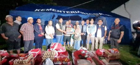 Pemko Pekanbaru Salurkan Bantuan bagi Korban Kebakaran di Jalan Pepaya