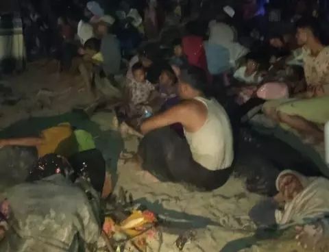 Ratusan Warga Rohingya Terdampar di Aceh Timur