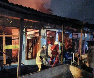 Empat Petak Rumah di Tenayan Raya Pekanbaru Terbakar