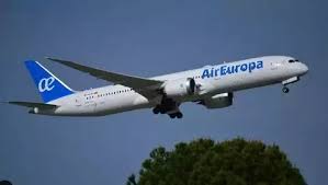 Air Europa Rute Madrid-Montevideo Turbulensi Parah, 30 Penumpang Terluka