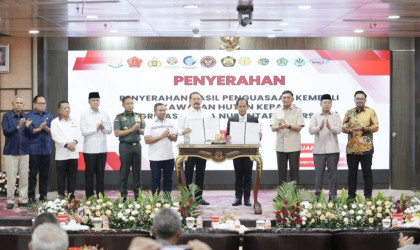 Disaksikan Gubri, Satgas PKH Serahkan Penguasaan Lahan TNTN ke Negara
