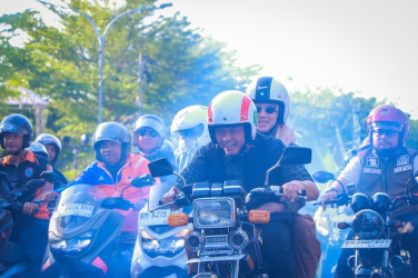 Peringati HUT Kota, Walikota Agung Naik RX-King Jelajahi Pekanbaru