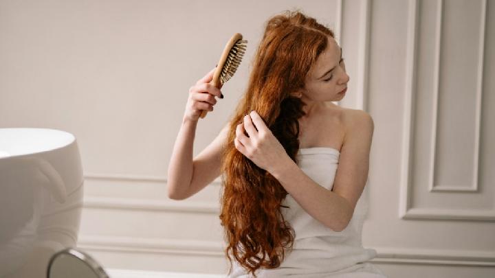 5 Vitamin untuk Rambut Rontok yang Menjengkelkan