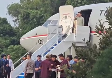 Wapres Gibran Langsung Kembali ke Jakarta Usai Lepas Hilir Festival Pacu Jalur Kuansing 2025