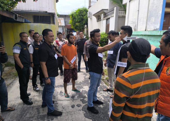 Anak Dikeroyok hingga Meninggal, Orang Tua Satrio Tak Kuasa Saksikan Rekonstruksi