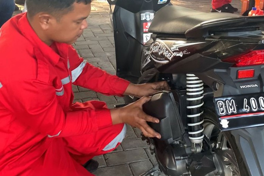 Masjid Raya Annur dan Baznas Riau Resmi Buka Layanan Servis dan Ganti Oli Gratis untuk 400 Ojol