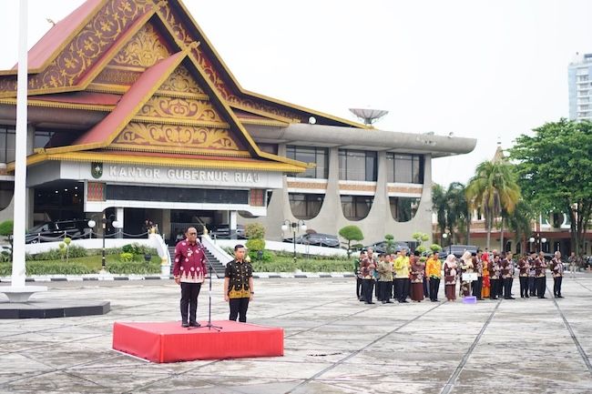 Awali Tahun 2025, Pj Gubernur Riau Ajak Pegawai Tingkatkan Dedikasi dan Sinergi