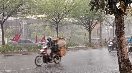 Waspada Hujan Petir Berpotensi Terjadi di Sejumlah Wilayah Riau Hari Ini