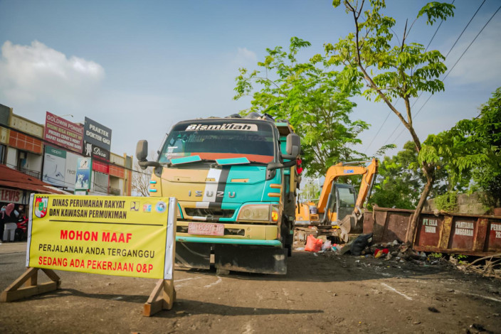 Pemko Pekanbaru Putus Kontrak dengan PT EPP, ASN Diminta Gotong Royong Angkut Sampah