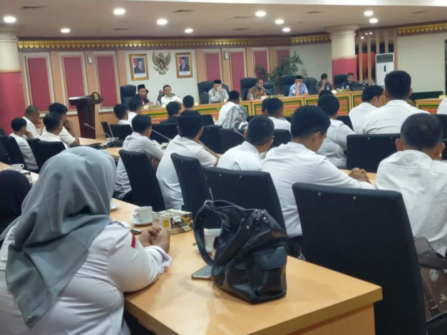 Ratusan Tenaga Honorer Non Database Mengadu ke Komisi I DPRD Riau, Minta Diangkat Jadi PPPK