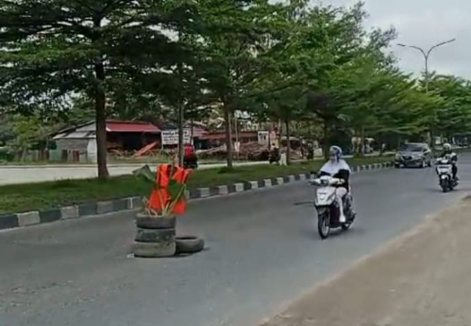 PUPR Riau Gerak Cepat Tindaklanjuti Lubang di Jalan Soekarno-Hatta