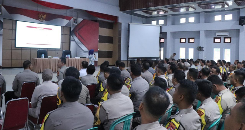 Polres Rohil Gelar Pelatihan Public Speaking, Tingkatkan Kemampuan Komunikasi Personel